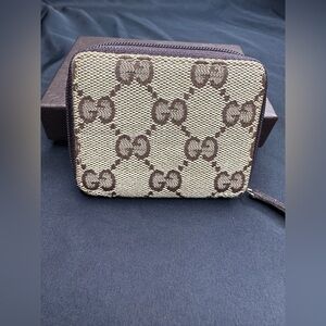 Gucci Beige Brown GG Monogram Canvas Zip Coin Wallet with Box Unisex